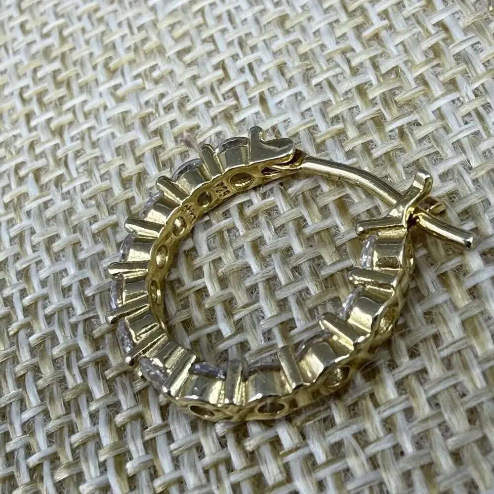 Unbranded sterling silver
